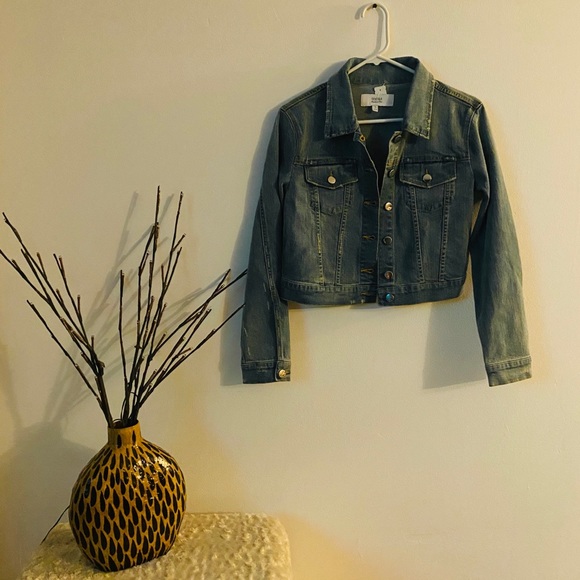 TEXTILE Elizabeth & James~Distressed Denim Jacket✨ - Picture 4 of 9